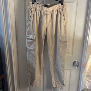 GAP women Cargo Pants in Cream